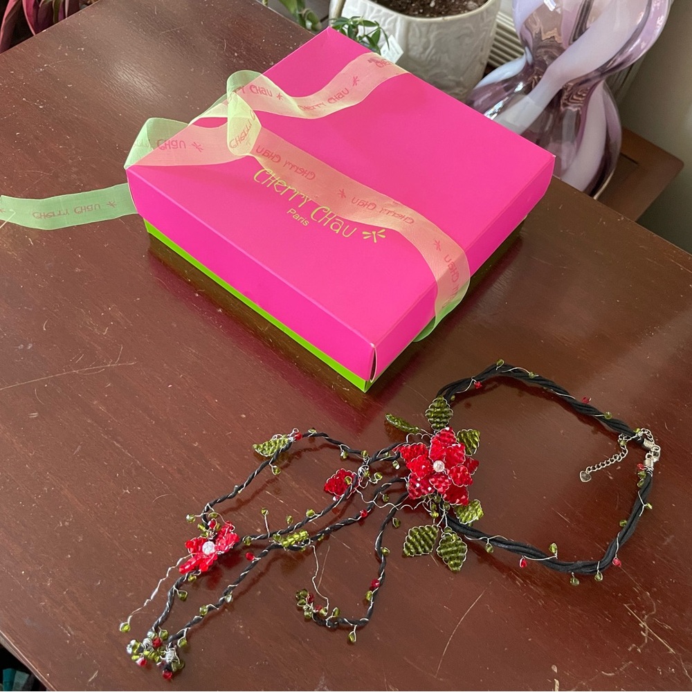 CHERRY CHAU PARIS Handcrafted Wire and beaded Flowers Necklace